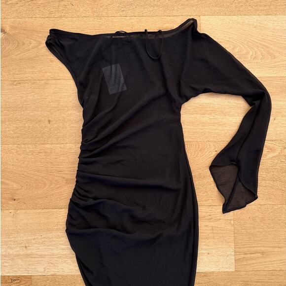 H:ours - Rei Semi Sheer Asymmetrical One Sleeve Midi Dress in Black - Picture 2 of 6